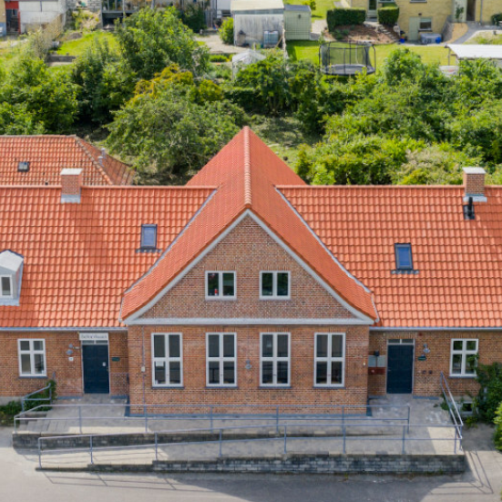 Dronefoto af Gevninge Kulturhus - Bibliotek og Beboerhus